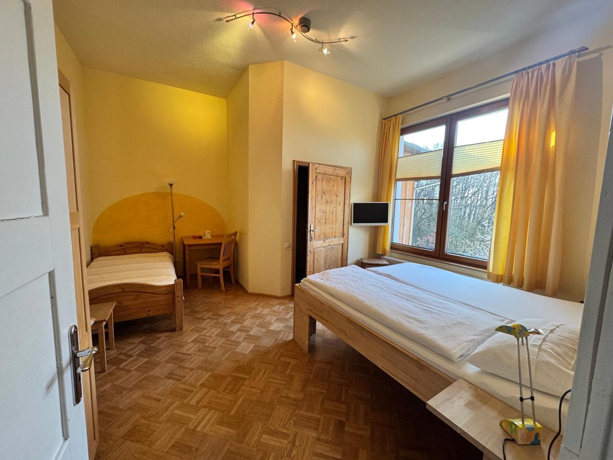 Hotel Gruenwald Ansbach Esterno foto