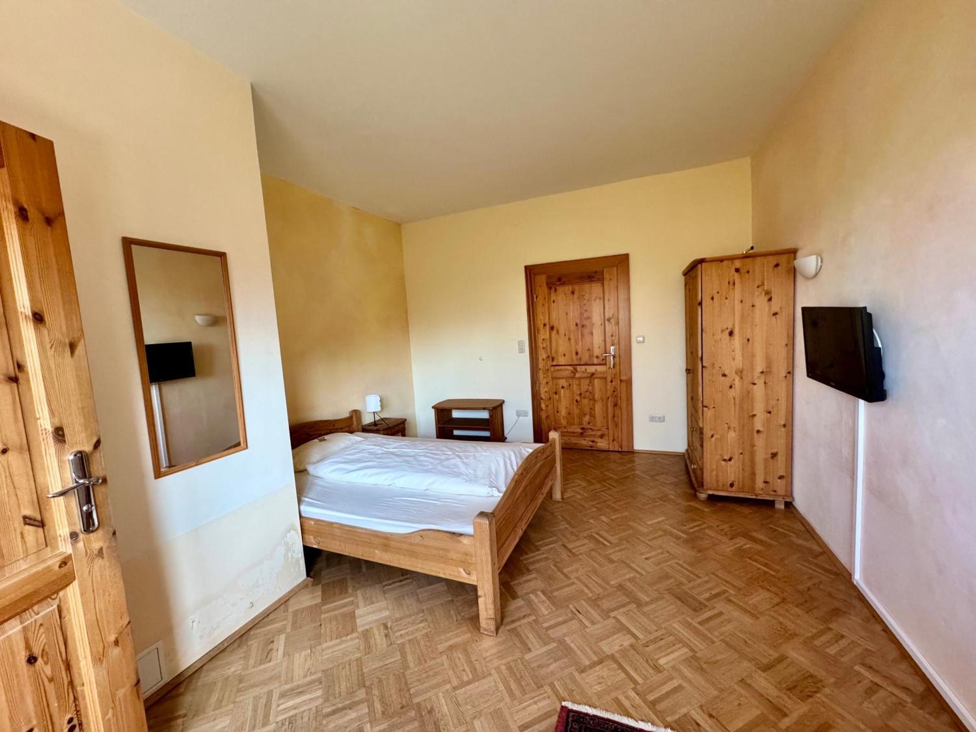 Hotel Gruenwald Ansbach Esterno foto